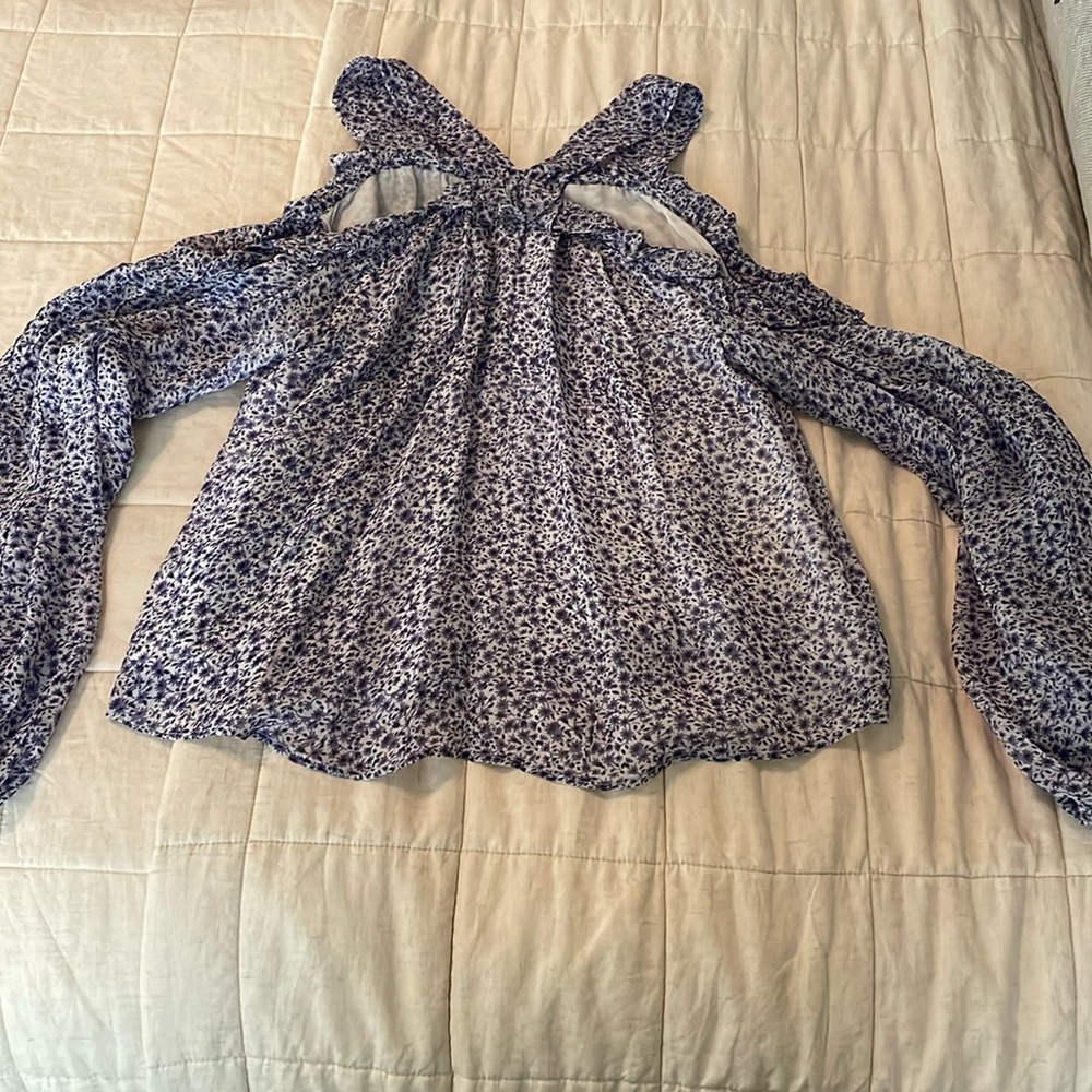 Anthropologie off the shoulder ruffle floral blouse. Size 8.